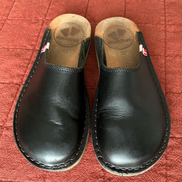 Duckfeet Blavand Shoes in Black - Picture 2 of 5